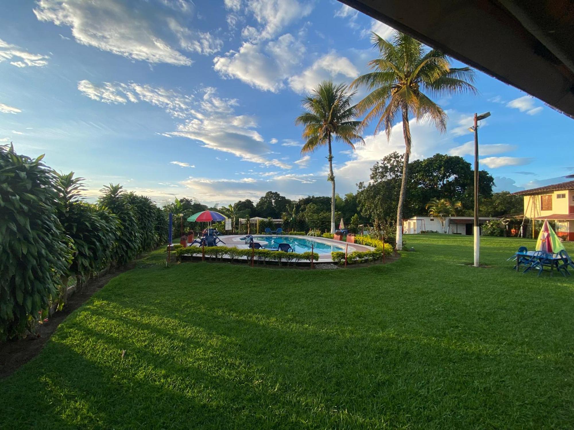 Finca Hotel Los Cocos Montenegro Esterno foto
