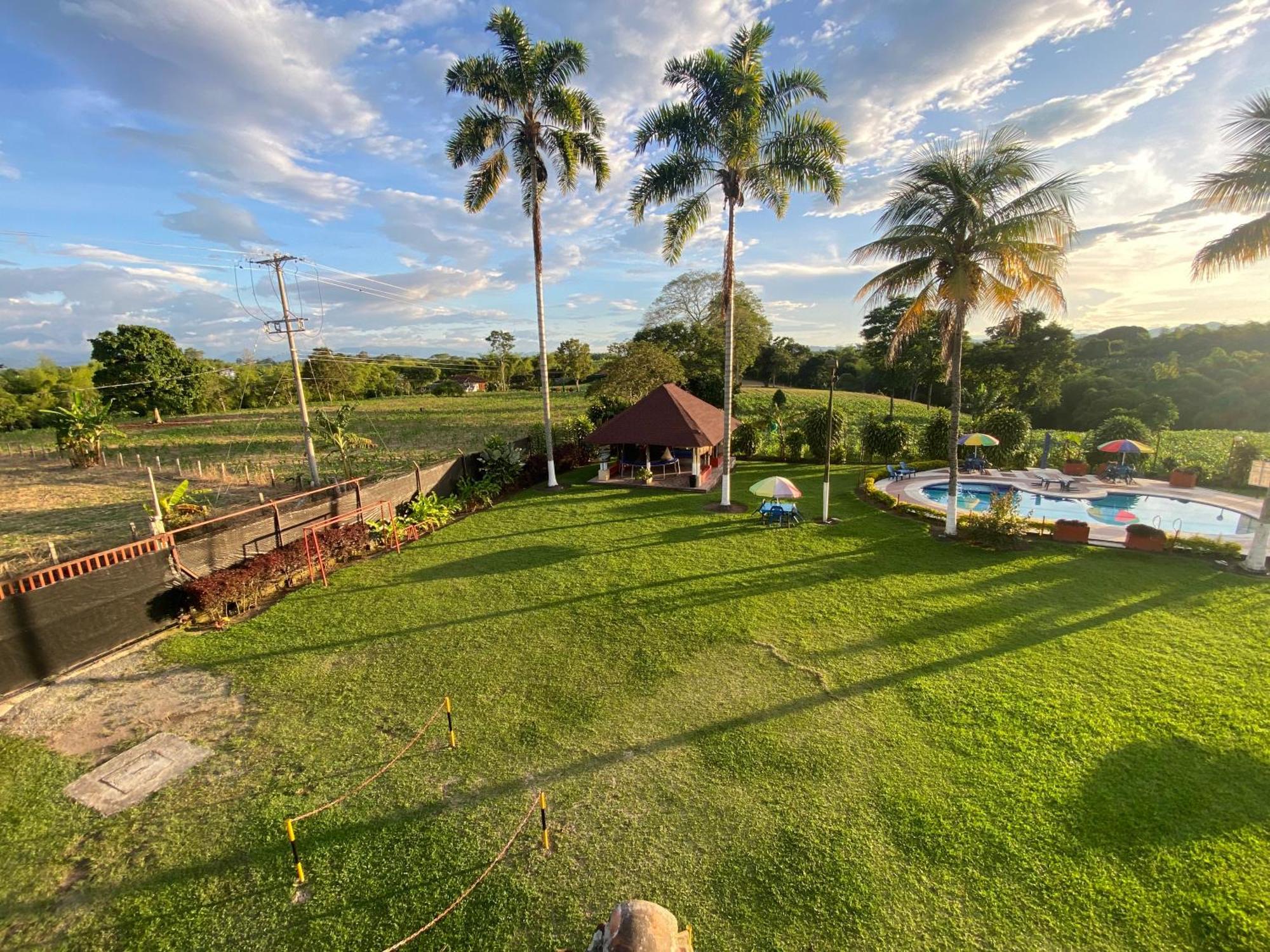 Finca Hotel Los Cocos Montenegro Esterno foto