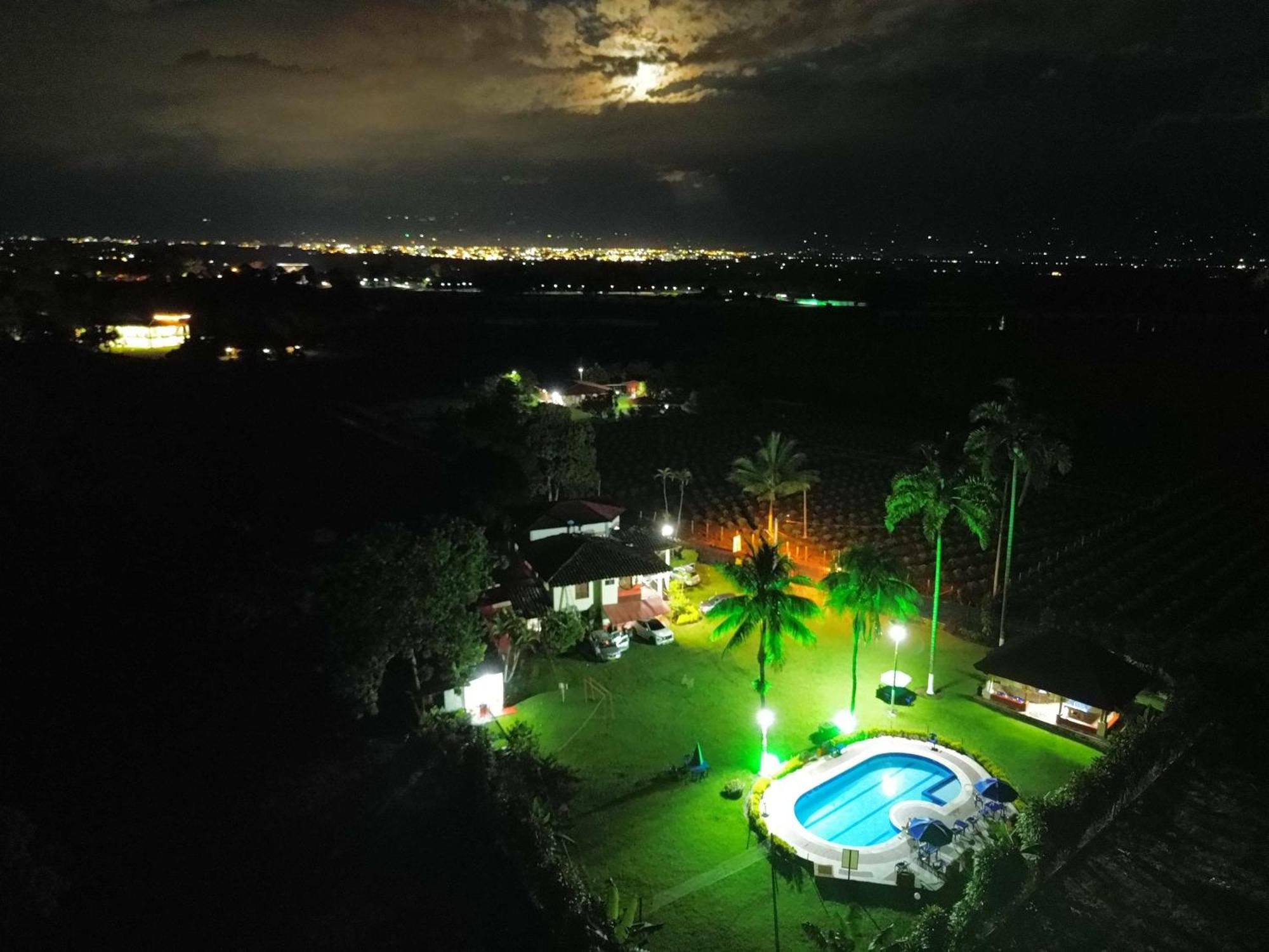 Finca Hotel Los Cocos Montenegro Esterno foto